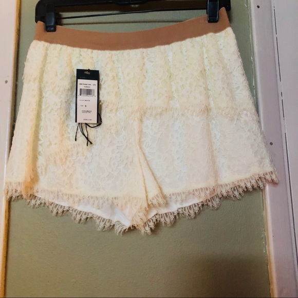 BCBGMaxAzria Kieran Shorts- Never Worn - Picture 3 of 7